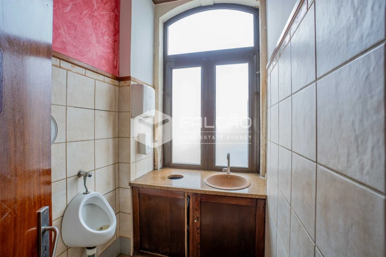 Prédio para Venda em Alcanhões Foto 13