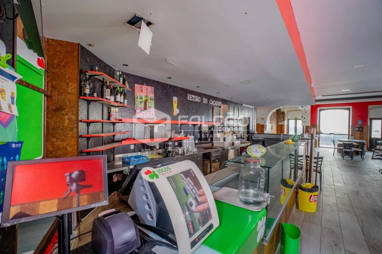 Prédio para Venda em Alcanhões Foto 15