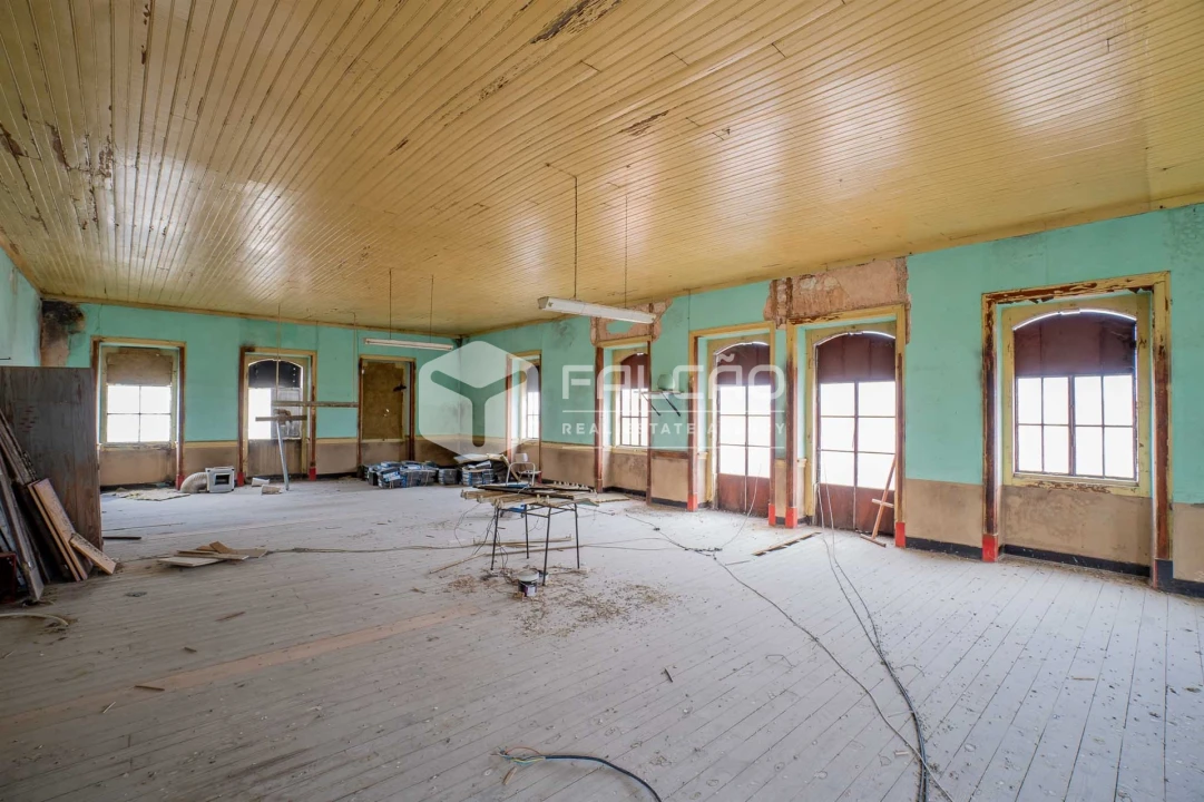 Prédio para Venda em Alcanhões Foto 29