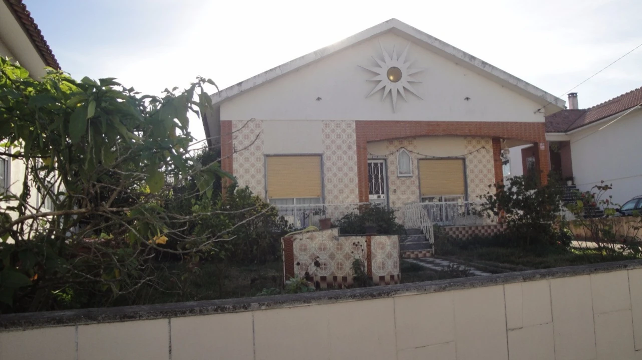 Moradia T0 para Venda em Calvaria de Cima Foto 2