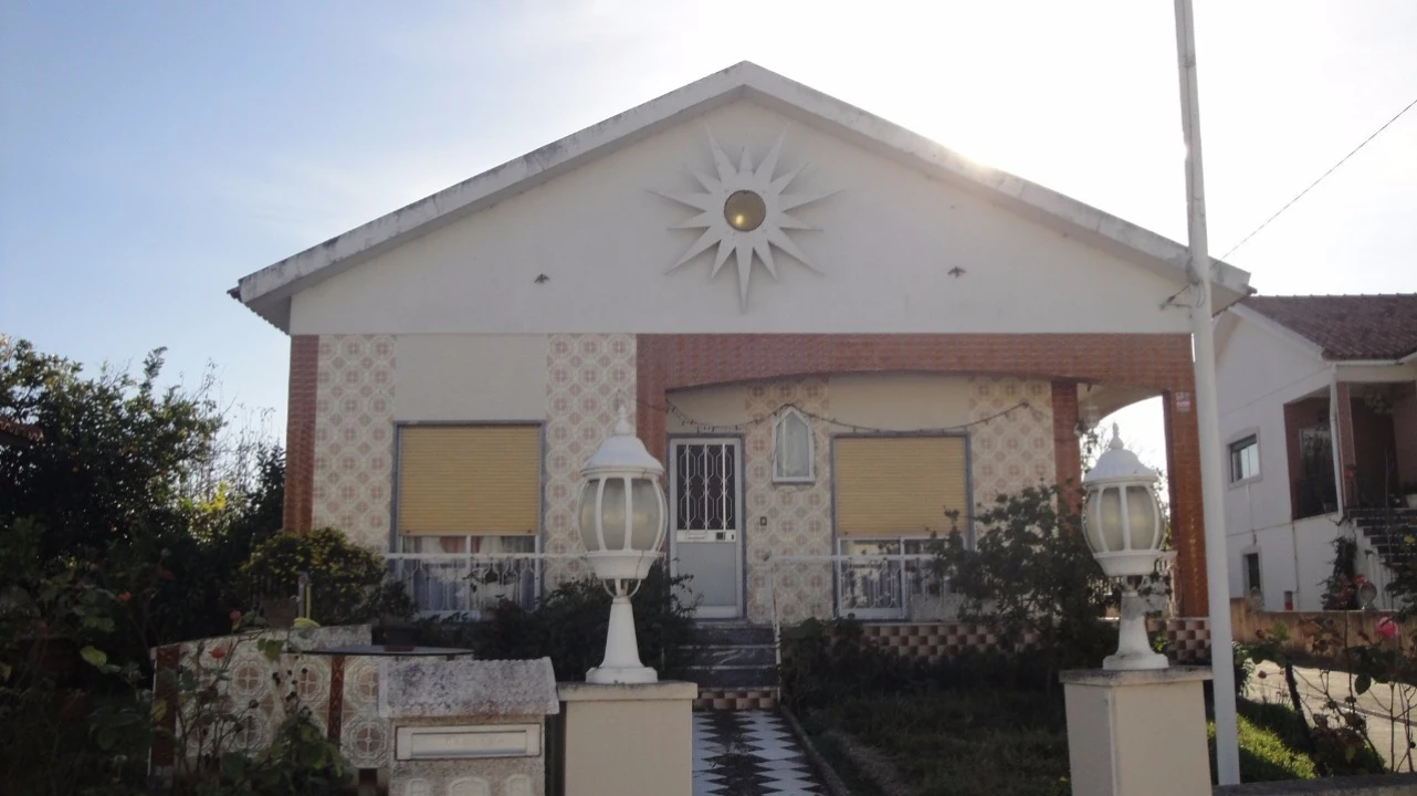 Moradia T0 para Venda em Calvaria de Cima Foto 1