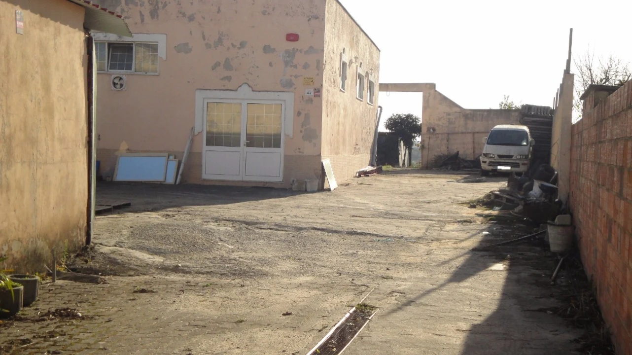 Moradia T0 para Venda em Calvaria de Cima Foto 8