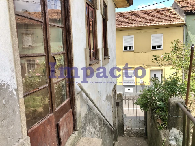 Moradia T5 para Venda em Vila de Cucujães Foto 3