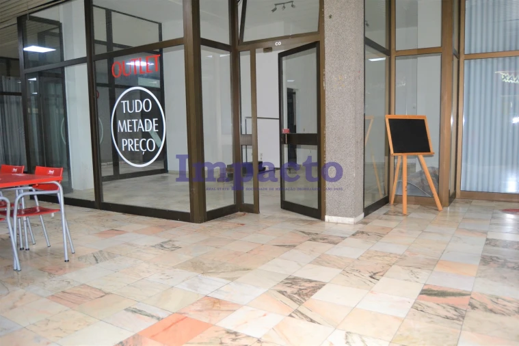 Loja para Venda em São João da Madeira Foto 2