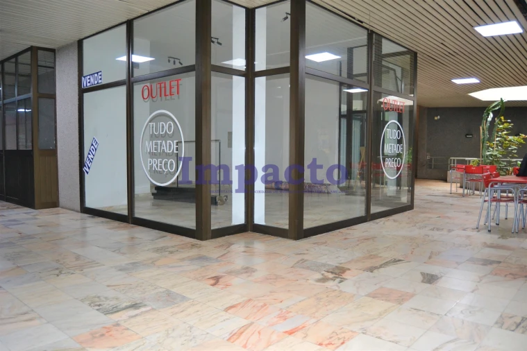 Loja para Venda em São João da Madeira Foto 1