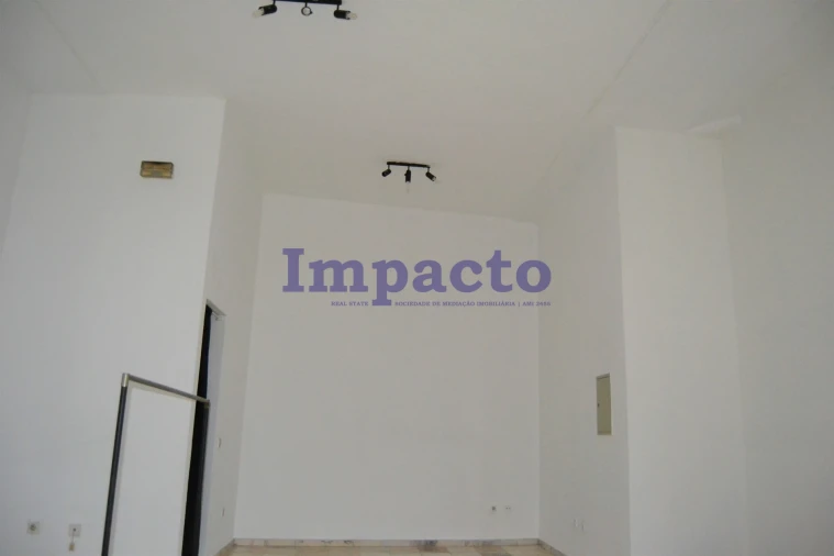 Loja para Venda em São João da Madeira Foto 7