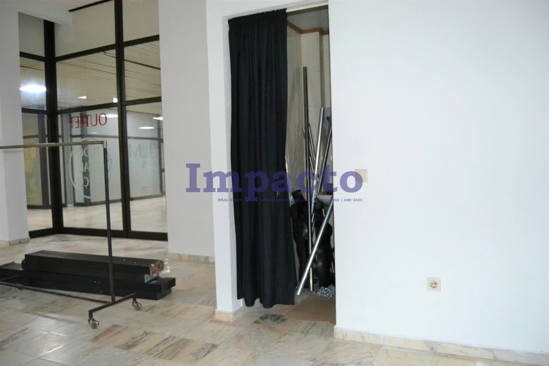 Loja para Venda em São João da Madeira Foto 6