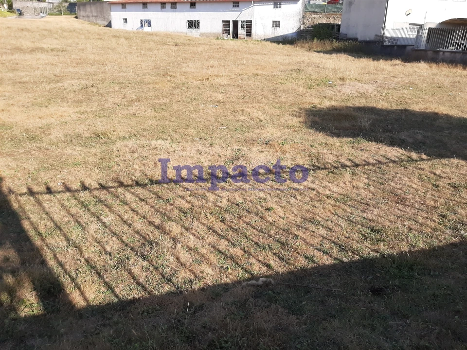 Terreno para Venda em Carregosa Foto 1