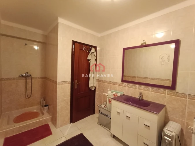 Moradia T5 para Venda em Rio de Loba Foto 10