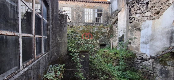 Moradia T2 para Venda em Santiago de Cassurrães e Póvoa de Cervães