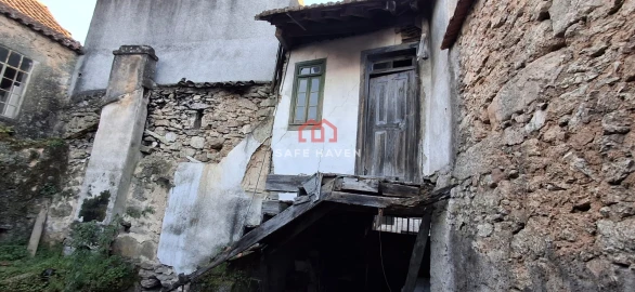 Moradia T2 para Venda em Santiago de Cassurrães e Póvoa de Cervães