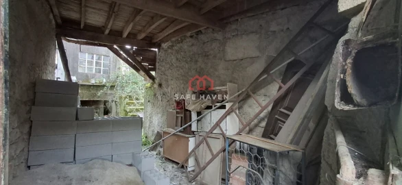 Moradia T2 para Venda em Santiago de Cassurrães e Póvoa de Cervães