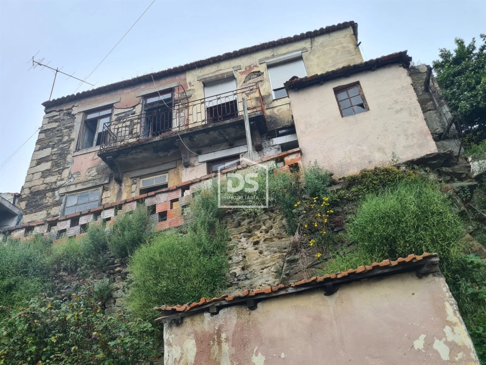 Moradia T3 para Venda em Peso da Régua e Godim Foto 1