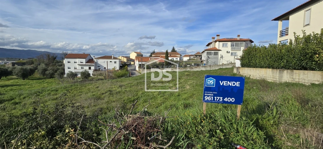 Terreno para Venda em Caria Foto 1