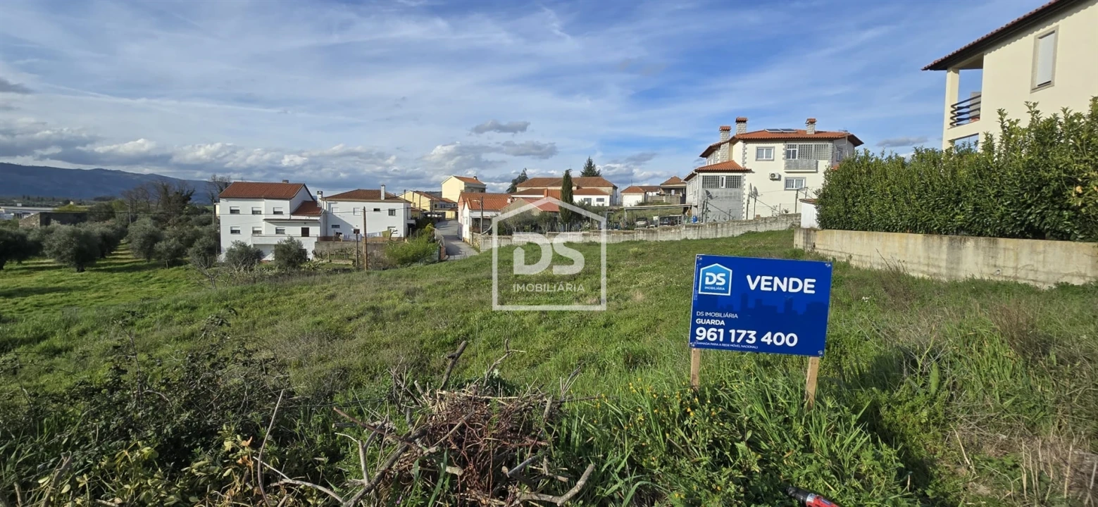 Terreno para Venda em Caria Foto 1