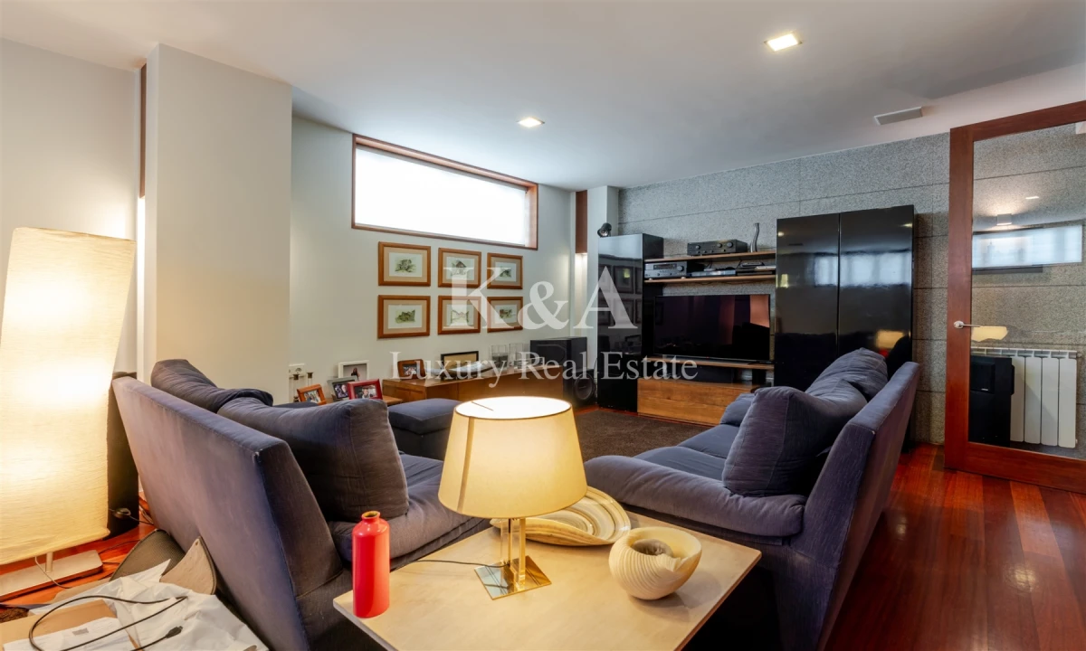 Moradia T4 para Venda em Lordelo do Ouro e Massarelos Foto 7