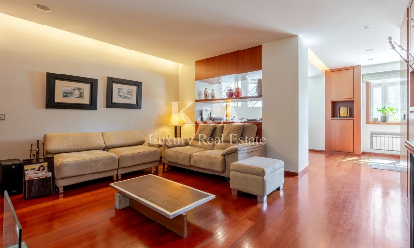 Moradia T4 para Venda em Lordelo do Ouro e Massarelos Foto 3