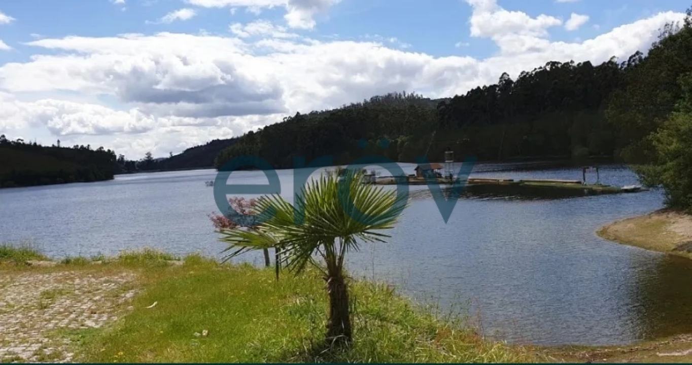 Terreno para Venda em Rossas Foto 1