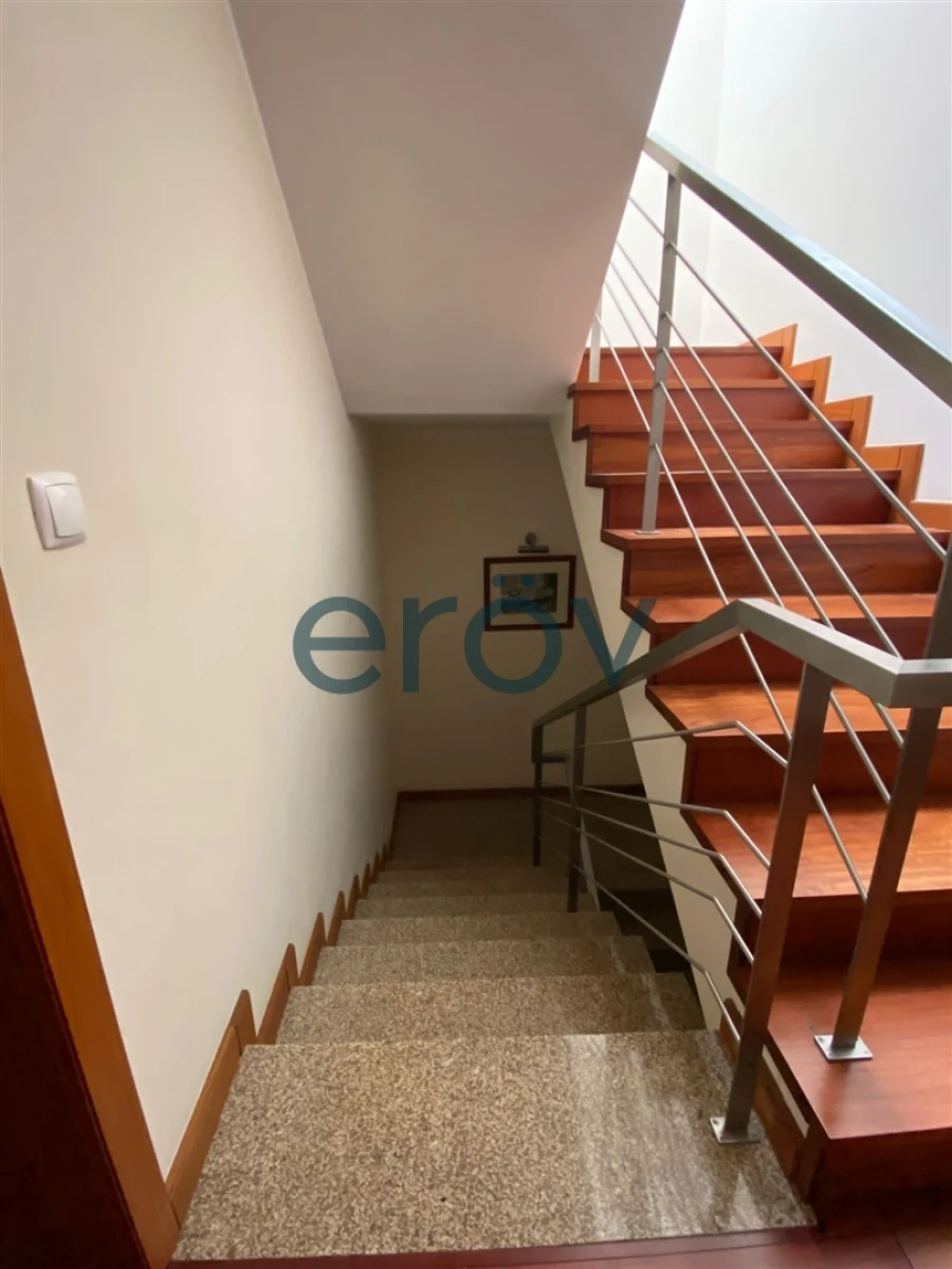 Moradia T5 para Venda em São Pedro Fins Foto 24