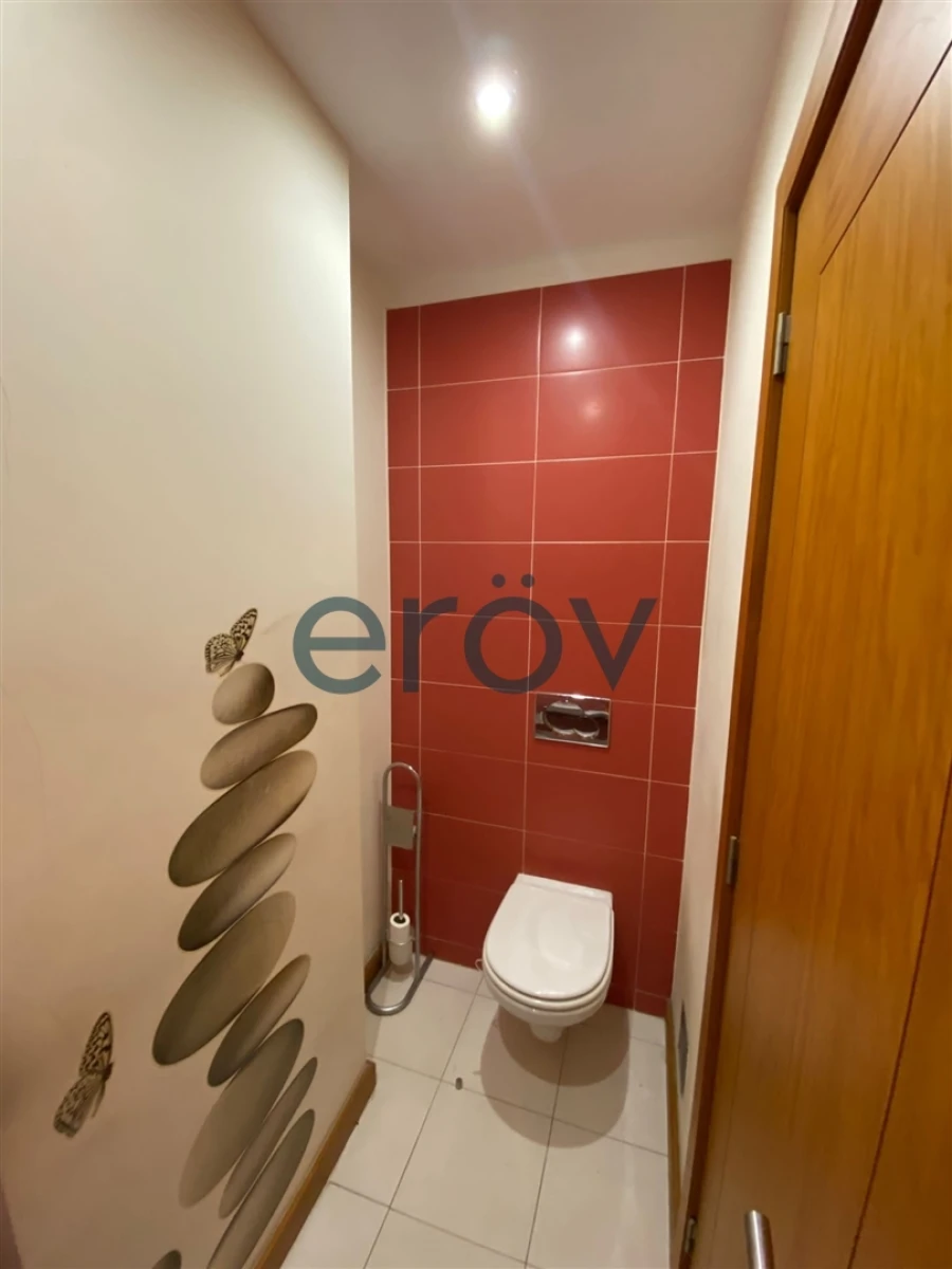 Moradia T5 para Venda em São Pedro Fins Foto 50