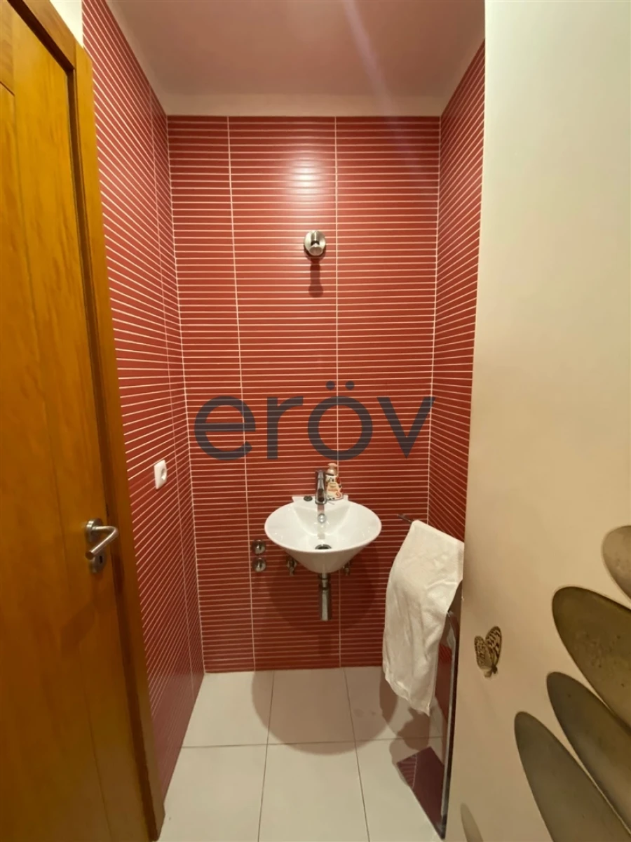 Moradia T5 para Venda em São Pedro Fins Foto 51