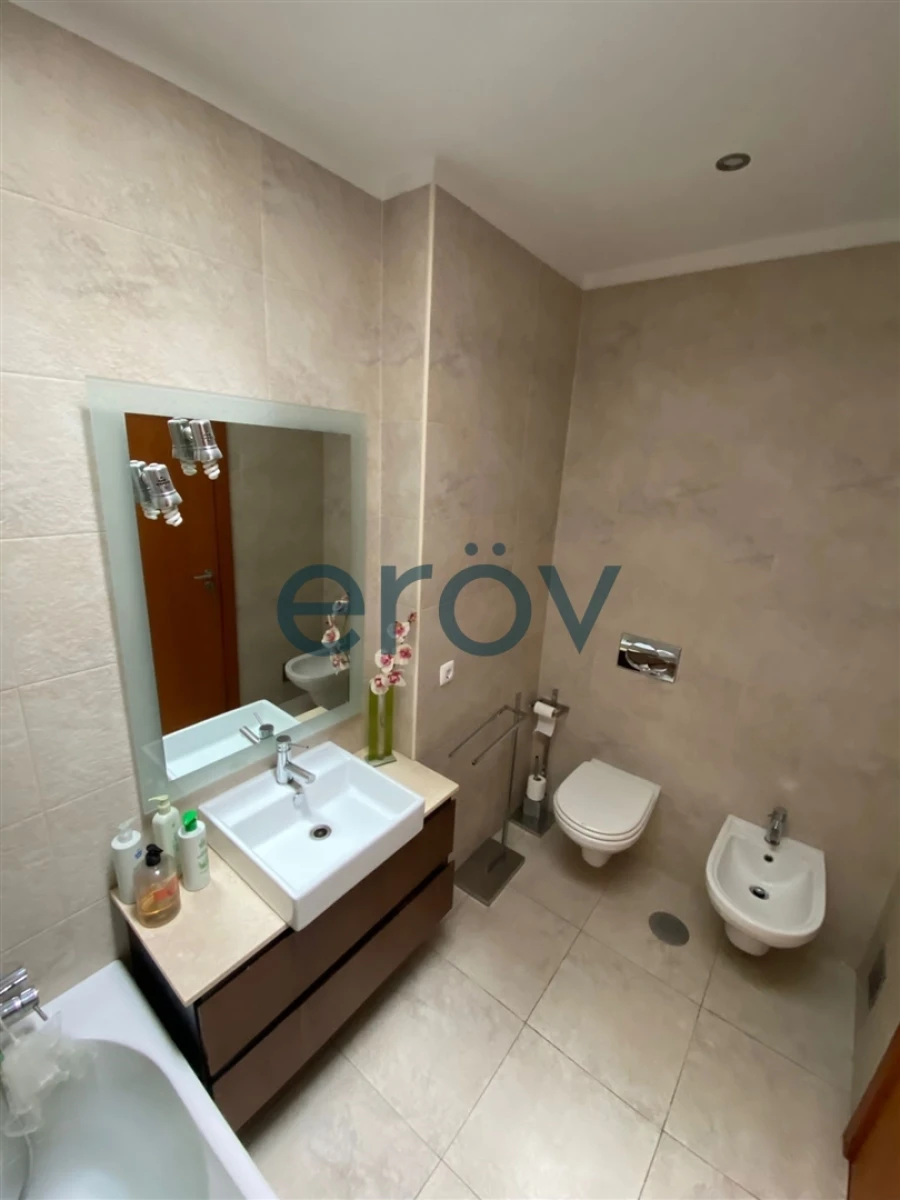 Moradia T5 para Venda em São Pedro Fins Foto 48