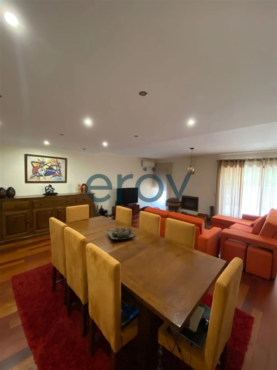 Moradia T5 para Venda em São Pedro Fins Foto 2