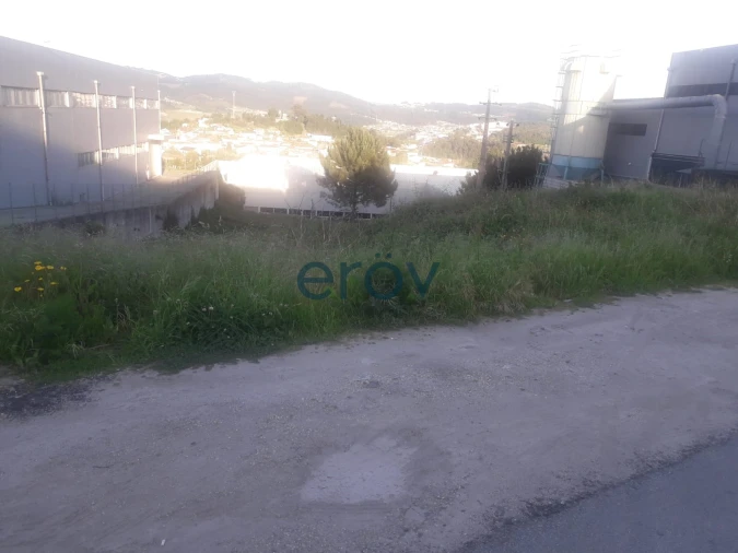 Terreno Comércio / Armazém para Venda em Selho São Lourenço e Gominhães Foto 4