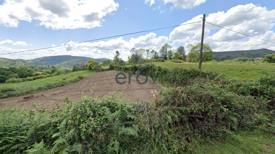 Terreno para Venda em Aboim da Nóbrega e Gondomar Foto 1