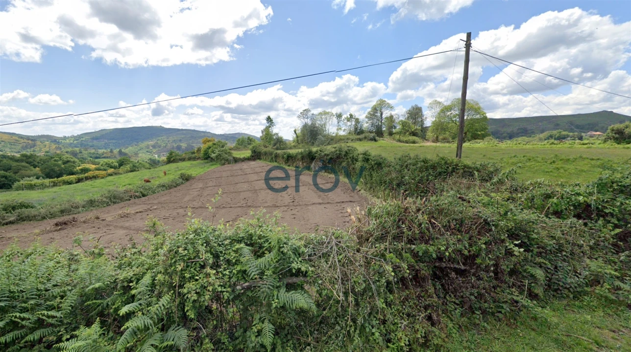 Terreno para Venda em Aboim da Nóbrega e Gondomar Foto 1