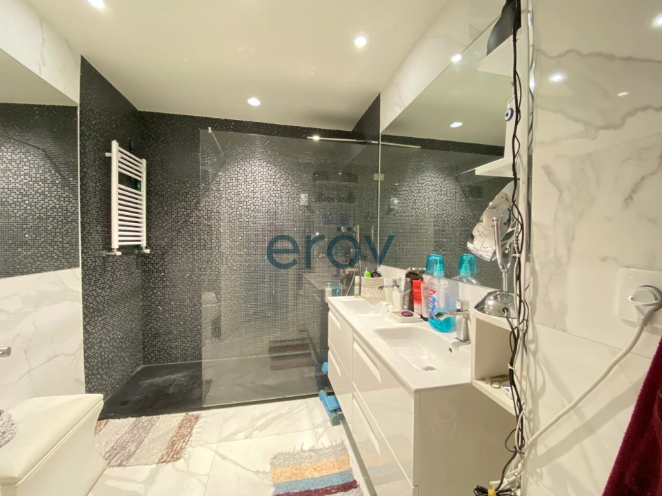 Apartamento T4 para Venda em Santa Marinha e São Pedro da Afurada Foto 13