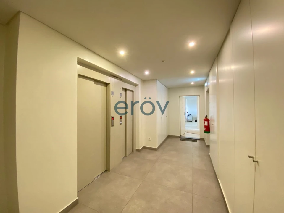 Apartamento T4 para Venda em Santa Marinha e São Pedro da Afurada Foto 17
