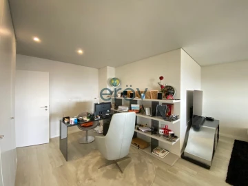 Apartamento T4 para Venda em Santa Marinha e São Pedro da Afurada