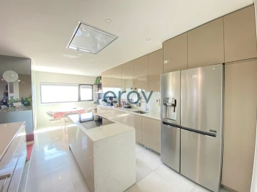 Apartamento T4 para Venda em Santa Marinha e São Pedro da Afurada