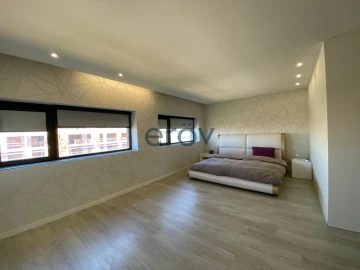 Apartamento T4 para Venda em Santa Marinha e São Pedro da Afurada