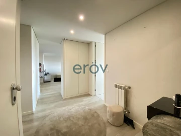 Apartamento T4 para Venda em Santa Marinha e São Pedro da Afurada