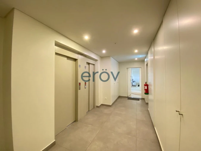 Apartamento T4 para Venda em Santa Marinha e São Pedro da Afurada Foto 17
