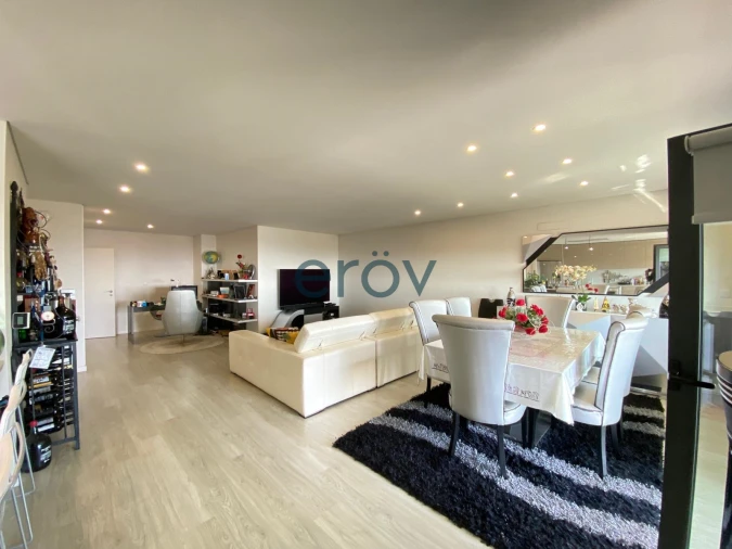Apartamento T4 para Venda em Santa Marinha e São Pedro da Afurada Foto 2