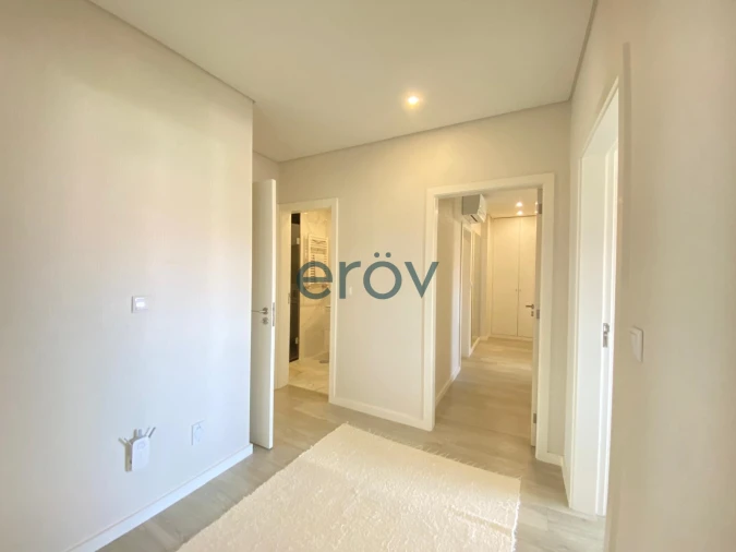 Apartamento T4 para Venda em Santa Marinha e São Pedro da Afurada Foto 11