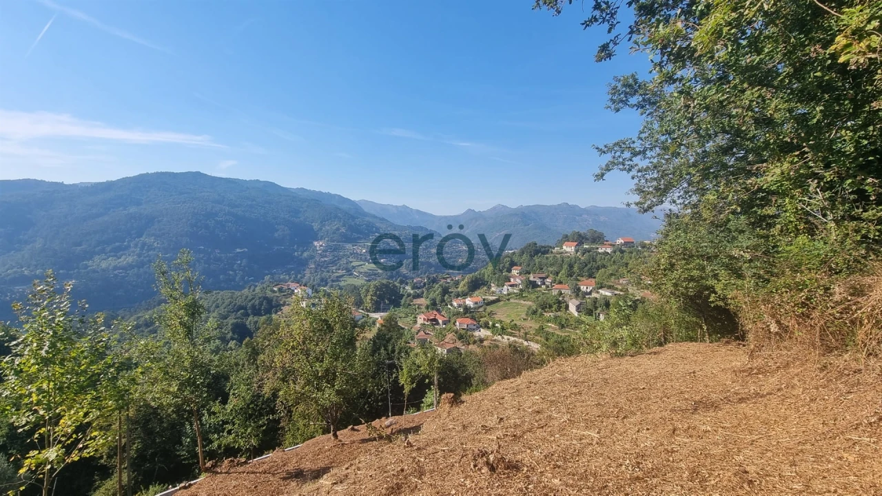 Terreno para Venda em Caniçada e Soengas Foto 1