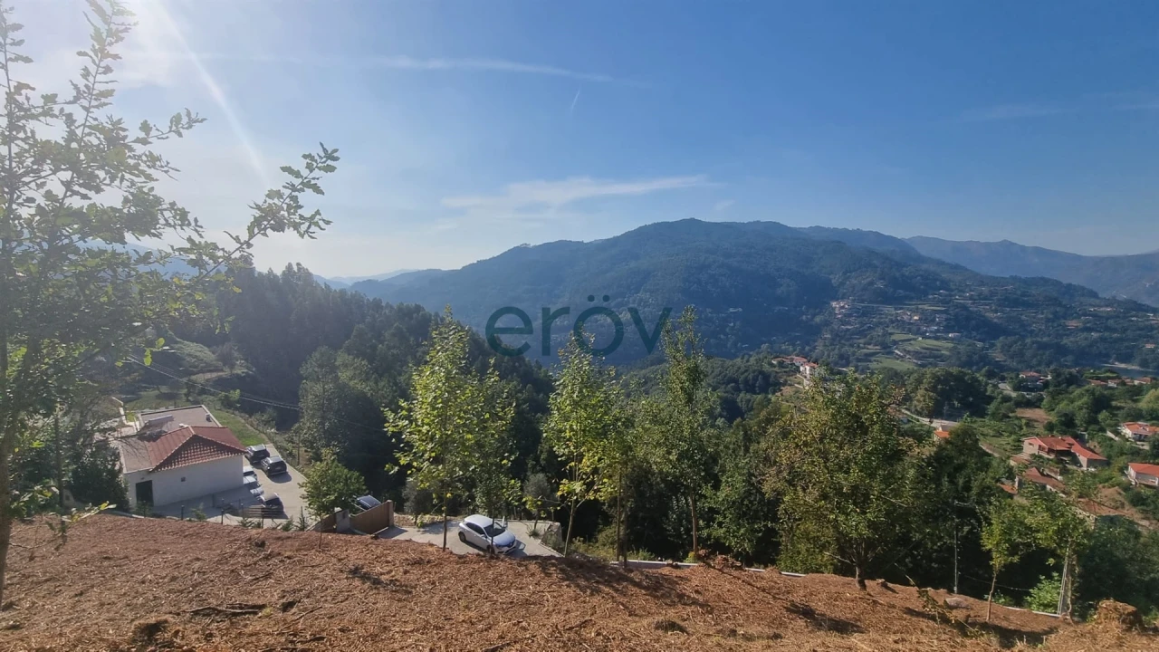 Terreno para Venda em Caniçada e Soengas Foto 2