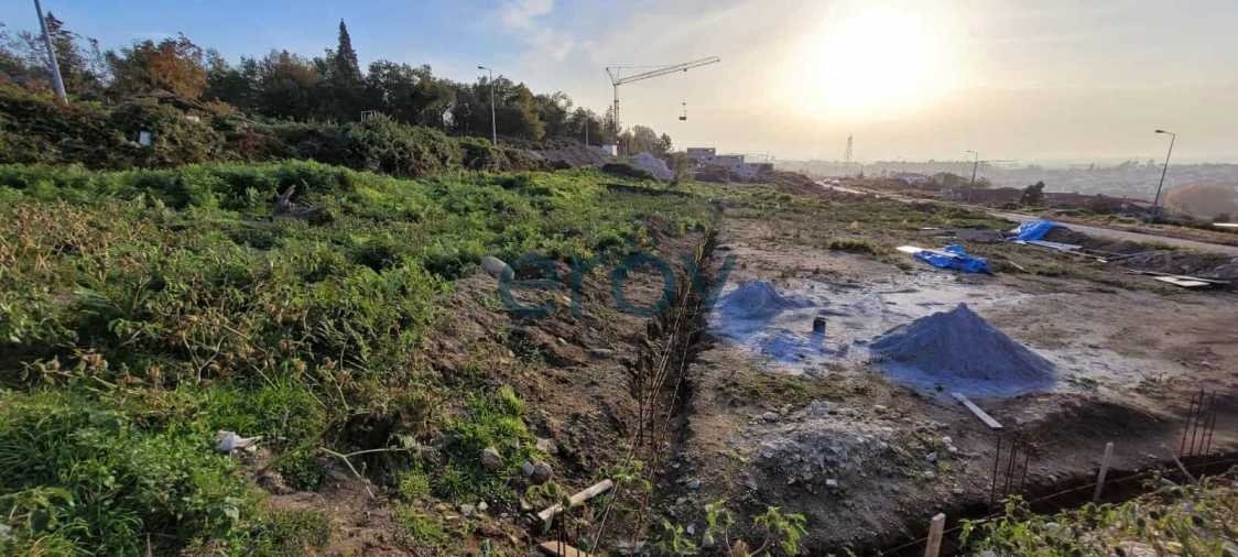 Terreno para Venda em Ruivães e Novais Foto 3