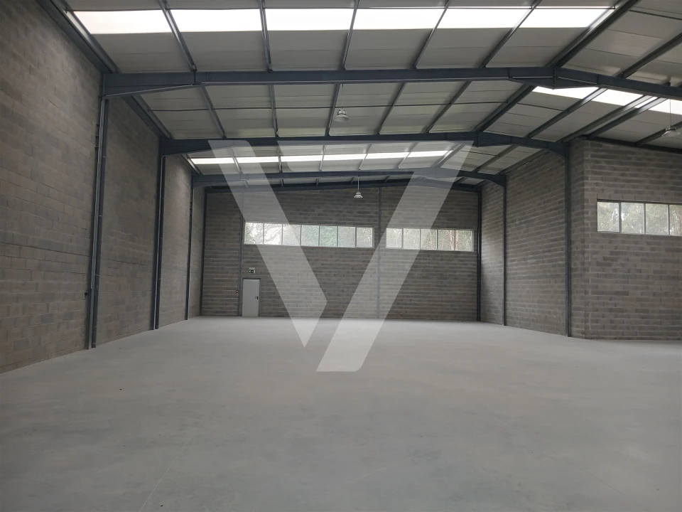 Armazém para Arrendamento em Rio Tinto Foto 9