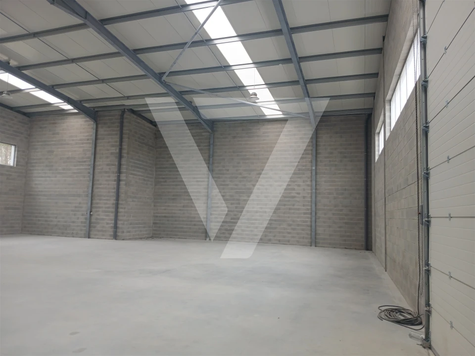 Armazém para Arrendamento em Rio Tinto Foto 7