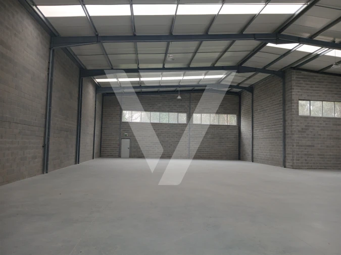 Armazém para Arrendamento em Rio Tinto Foto 9