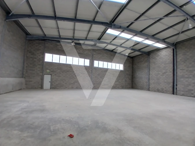 Armazém para Arrendamento em Rio Tinto Foto 32