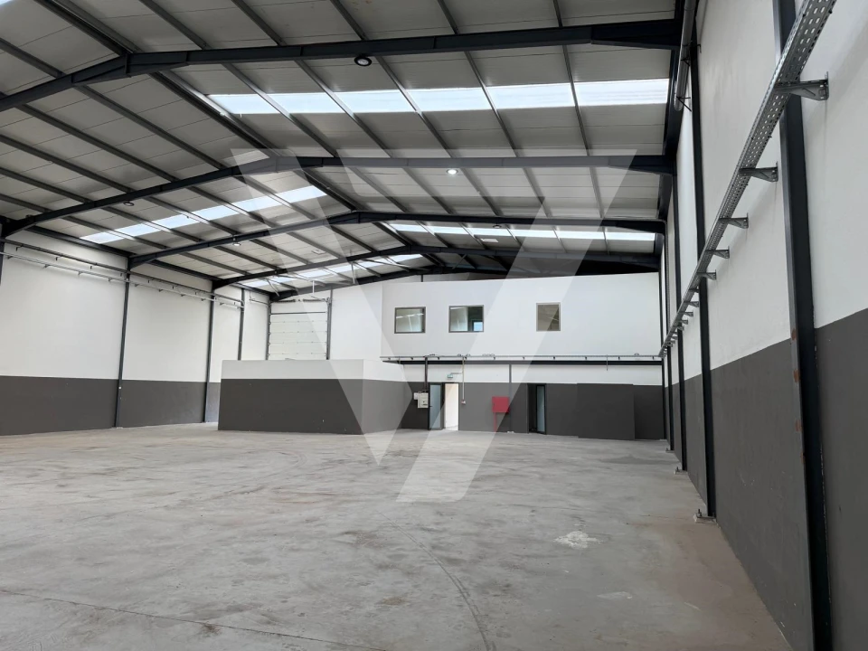 Armazém para Venda em Grijó e Sermonde Foto 7