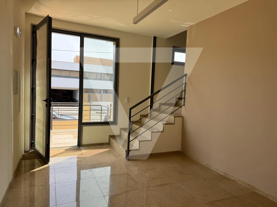 Armazém para Venda em Grijó e Sermonde Foto 26