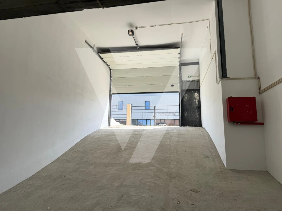 Armazém para Venda em Grijó e Sermonde Foto 23