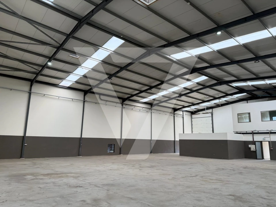 Armazém para Venda em Grijó e Sermonde Foto 2